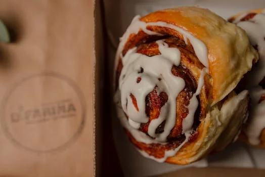 cinnamon rolls with sweet icing